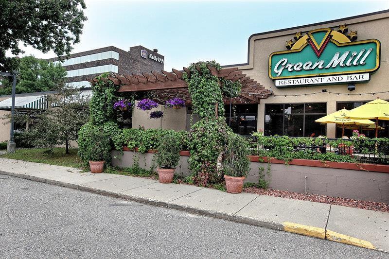 Best Western Plus Kelly Inn Saint Cloud Exterior photo