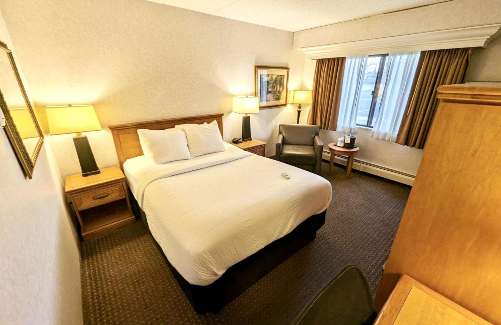 Best Western Plus Kelly Inn Saint Cloud Exterior photo