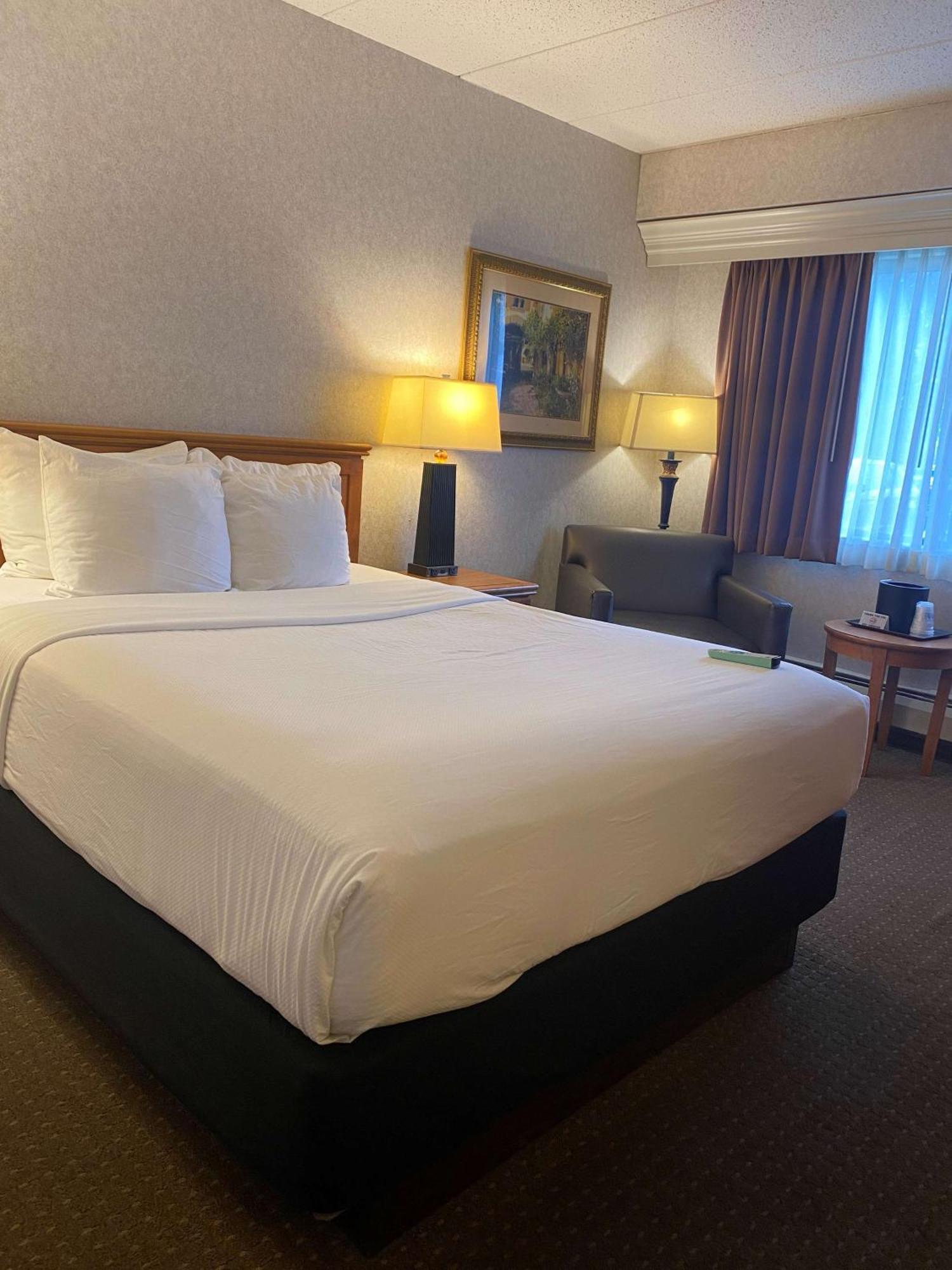 Best Western Plus Kelly Inn Saint Cloud Exterior photo