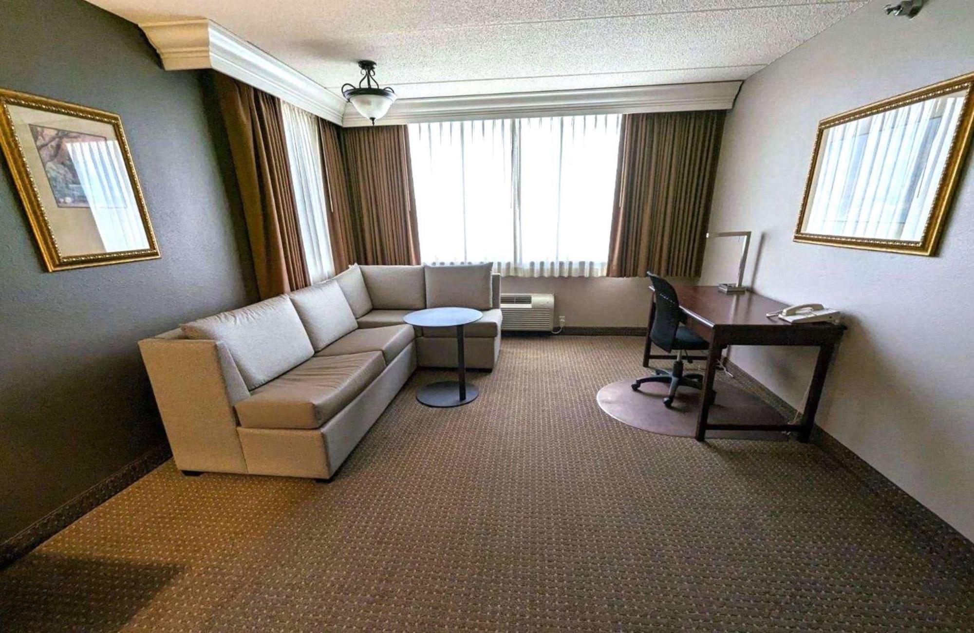 Best Western Plus Kelly Inn Saint Cloud Exterior photo